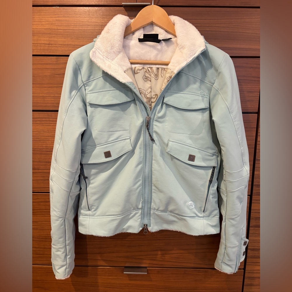 Mountain Hardware women’s jacket in glacier blue size small.